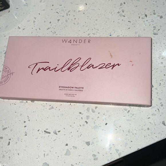 Wander Beauty Trailblazer Eyeshadow Palette- brand new in sealed box w 10 colors - Picture 3 of 5